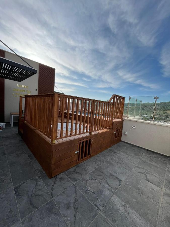 Hotel סוויטות נוף שקיעה Peqi'in Hadasha Exterior foto